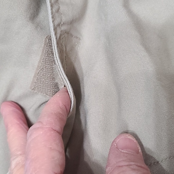 Cabela's Mens Shorts Bundle 2 Khaki Green/Tan Multiple Pockets Elastic Sz 48 EUC - Picture 11 of 12